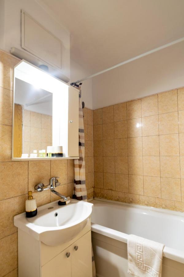 Apartament Centru - Cec Lägenhet Craiova Exteriör bild